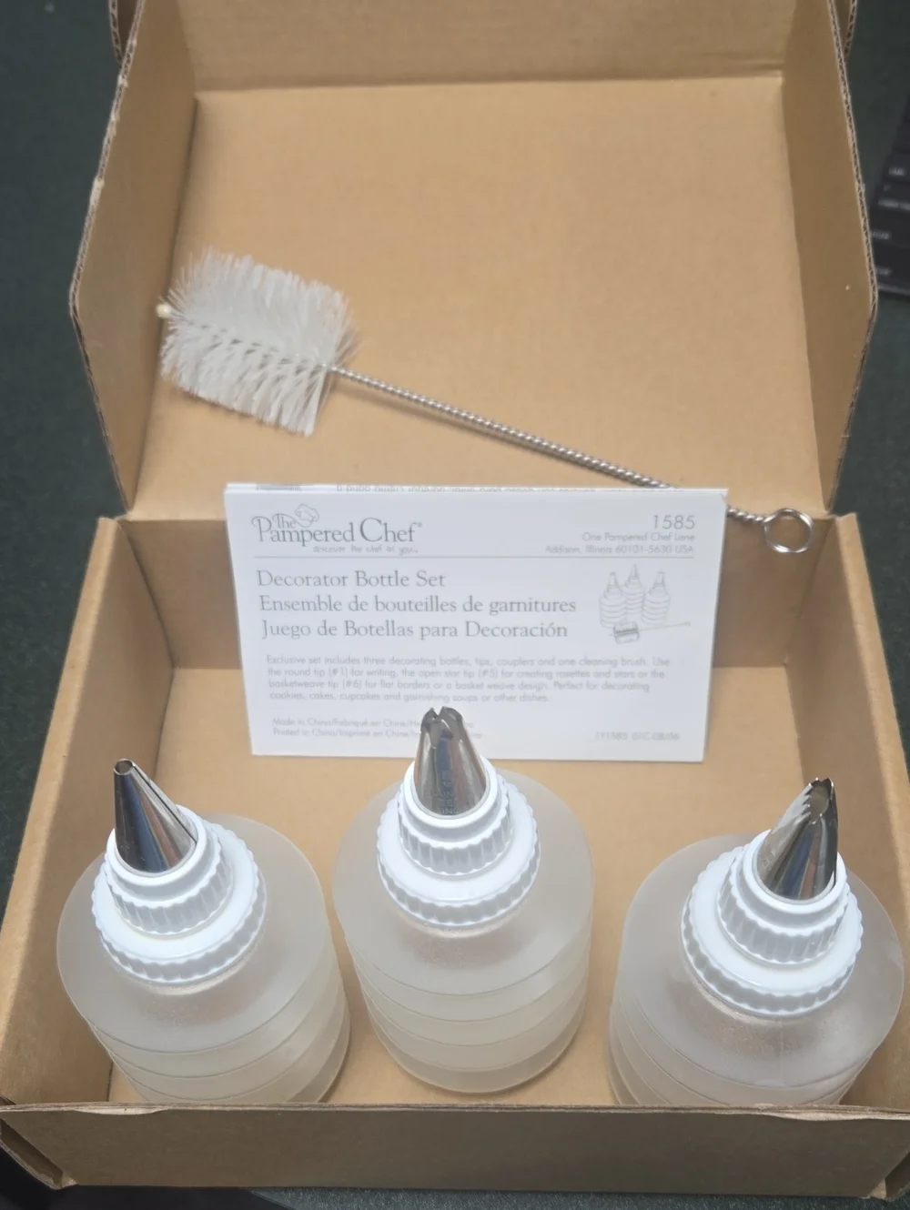 The Pampered Chef Decorator Bottle Set - Brown Kraft Box